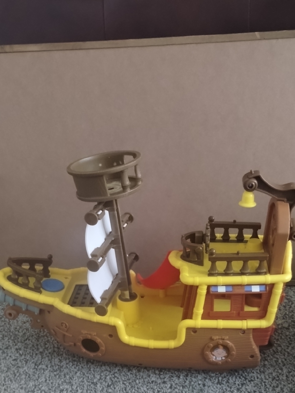 2011 Disney Jake and the Neverland Pirates Musical Talking Pirate Ship Boat